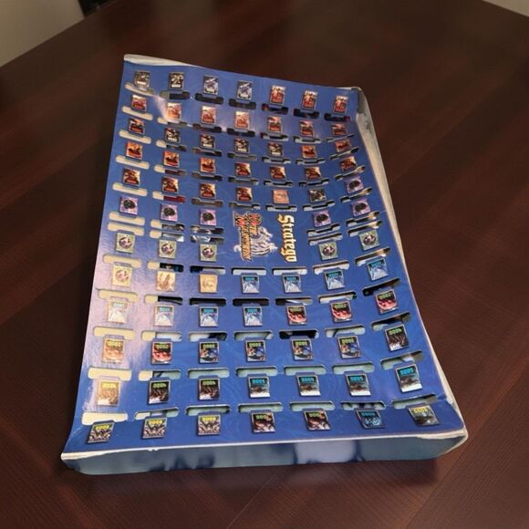 2004 Stratego Duel Masters Board Game Milton Bradley Hasbro COMPLETE - Picture 5 of 7